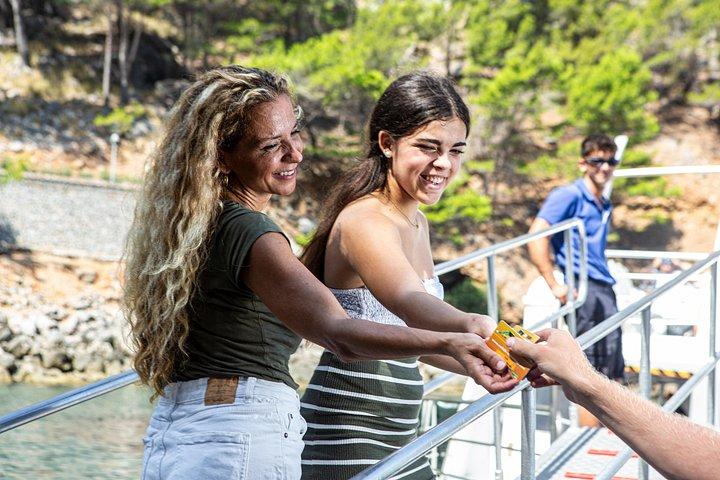 ボート・ライドとヴィンテージ・トレインで1日のマヨルカ観光ツアー