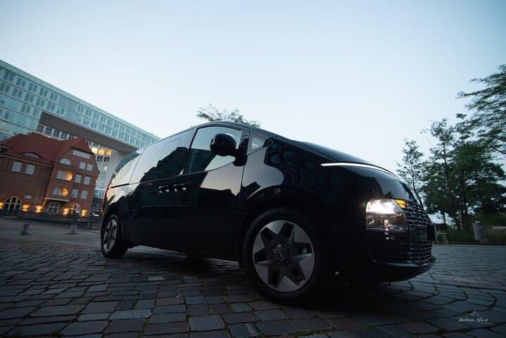 Hamburg Driverguide 4 hrs. - max. 7 persons