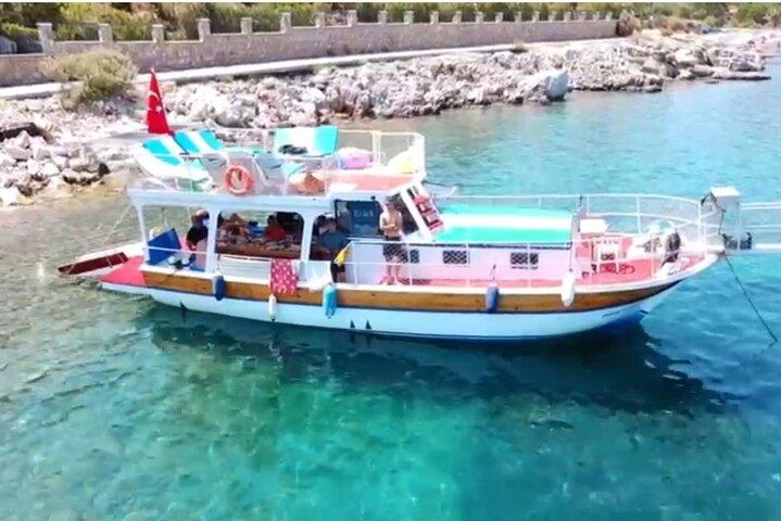 Marmaris und Icmeler Private ganztägige Bootsfahrt mit Mittagessen