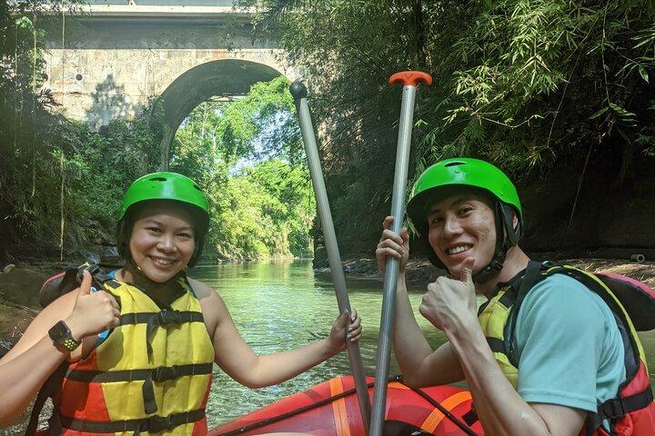 Tour de rafting en Yogyakarta para Familia II-III o Profesional V+