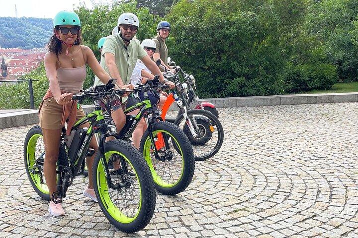 Live-Guided e-Scooter Tour i Prags gamle bydel, 60 min