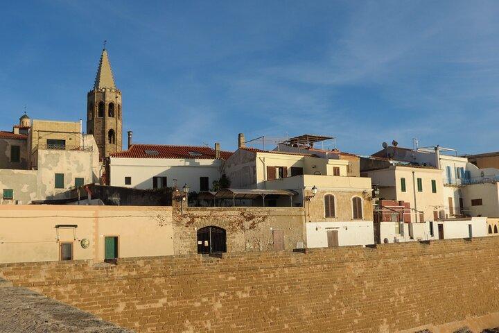 Alghero guided tour in the historic centre