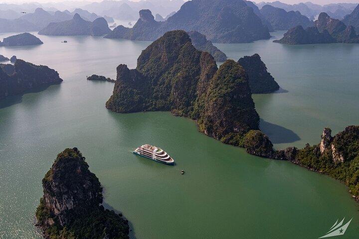Capella Cruise Halong Bay 3 giorni 2 notti Pernottamento in crociera a 6 stelle