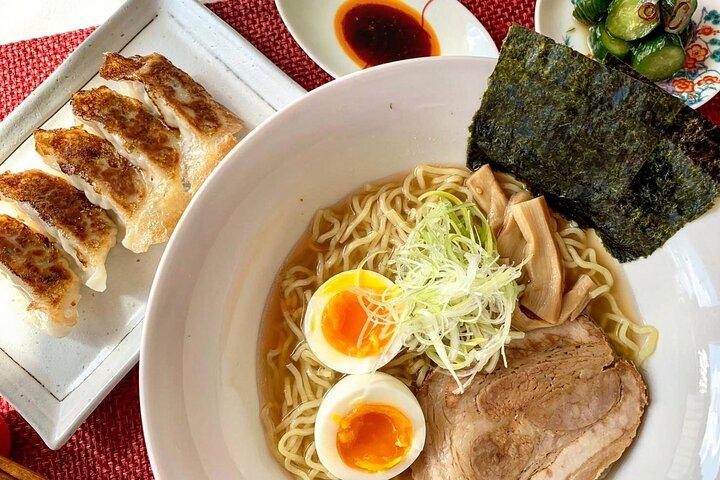 Hjemmelavet Ramen og hjemmelavet Gyoza i Kyoto