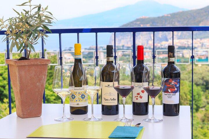 5 Degustações de Vinhos com Produtos Típicos na Costa Sorrentina