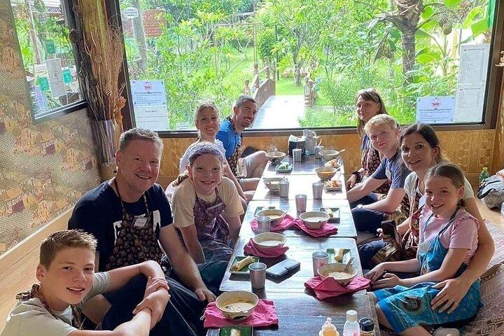 Kochabendkurs Chiang Mai Besuchen Sie den Bio-Garten und -Markt