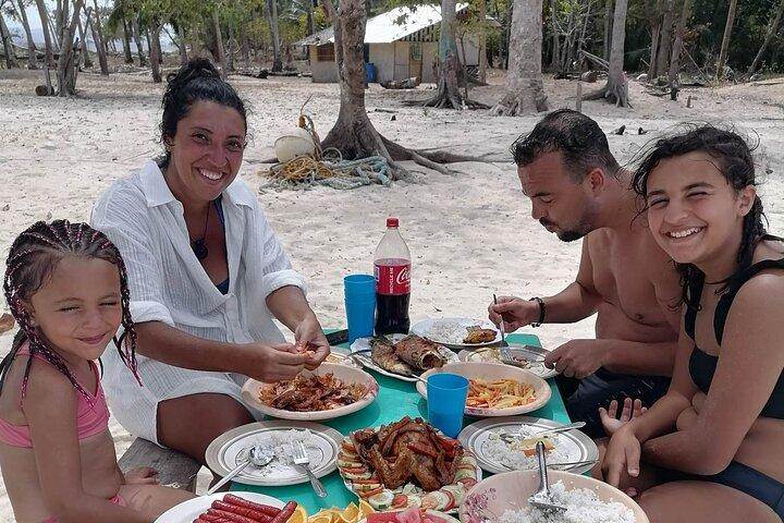 Private Linapacan Island Day Trip with Buffet Lunch