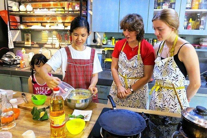 Authentic Malaysian Cooking Experience by Daun Senja Kitchen