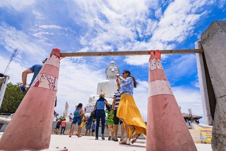 Guided Phuket Cultural Sightseeing Tour med Elephant Watching