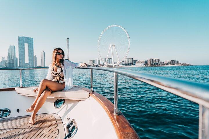 1 HR - Visite en yacht de luxe de la marina de Dubaï