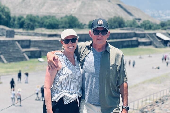 Eat in a local house & access to restricted areas in Teotihuacan