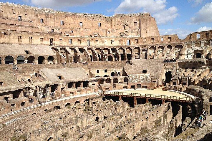 Escorted Colosseum Arena and Forum Tickets with E- Audioguide