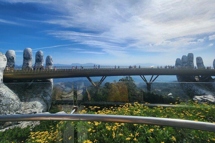 Gita in battello per piccoli gruppi per visitare il Golden Bridge e la città di Da Nang da The Ports