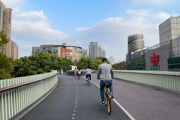 上海市内4時間リバーサイド・サンセット・バイクツアー