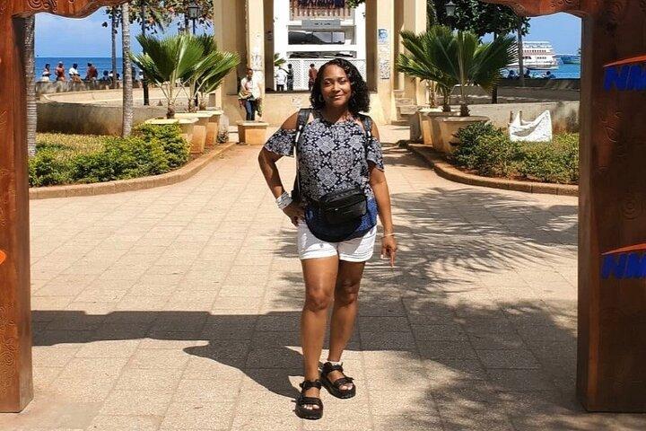 Stone town walking city tour e Nakupenda sandbank com almoço