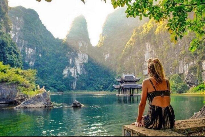 Hoa Lu – Tam Coc dagtour vanuit Hanoi met limousinetransfer