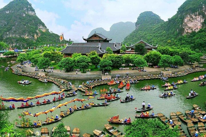 Hoa Lu – Tam Coc dagtour vanuit Hanoi met limousinetransfer