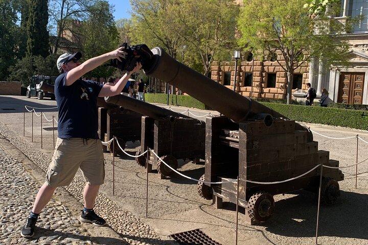 Granada :Caccia al tesoro "Alhambra" e visite guidate
