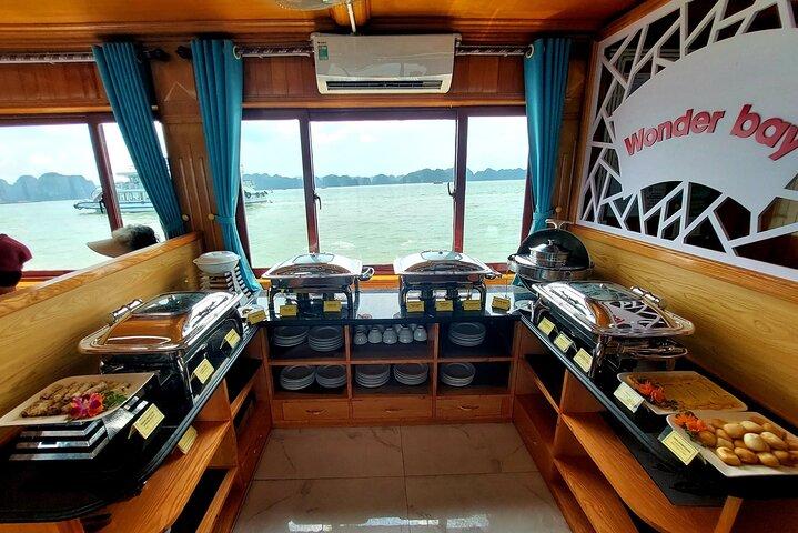 Croisière d'une journée dans la baie d'Halong Wonder (petit groupe en bateau et déjeuner buffet)