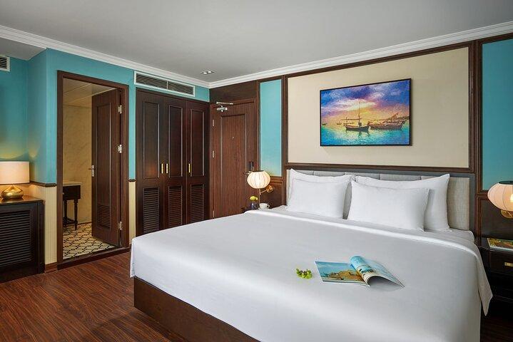 Capella TOP Luxury Cruise 2D1N Halong Bay & Lan Ha Bay saindo de Hanoi