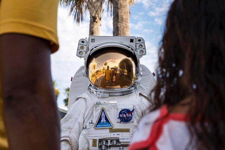 Entrada al Centro Espacial Kennedy en Cabo Cañaveral