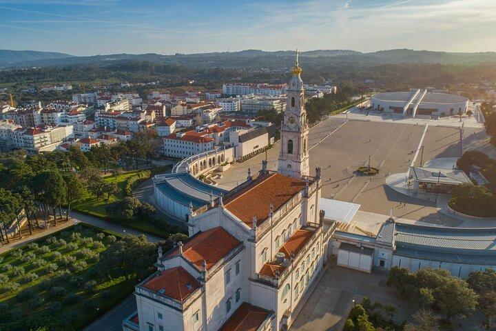 Fatima, Batalha, Nazaré & Óbidos Private Luxury Tour