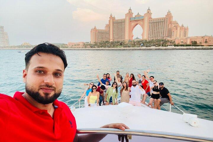 Tour privato della città di Dubai, suq e attrazioni della moschea