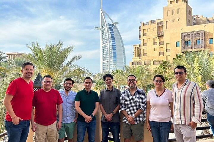 Tour privato della città di Dubai, suq e attrazioni della moschea