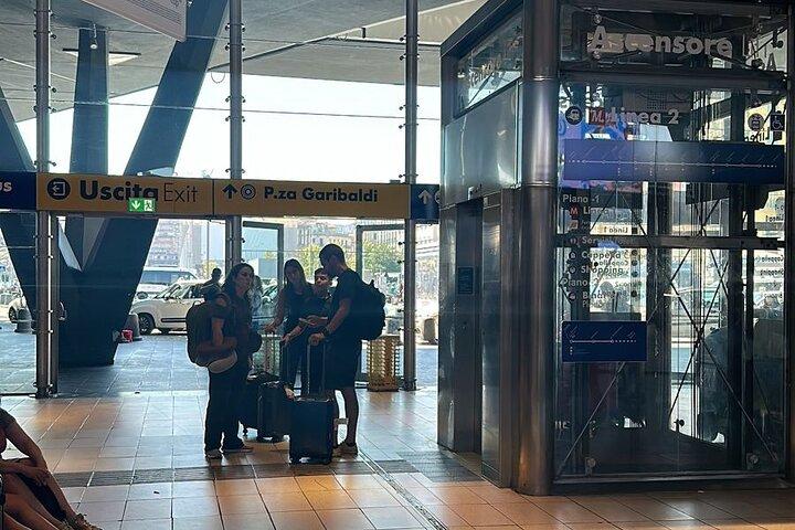 Transferts aéroport, port, train, hôtel à Naples