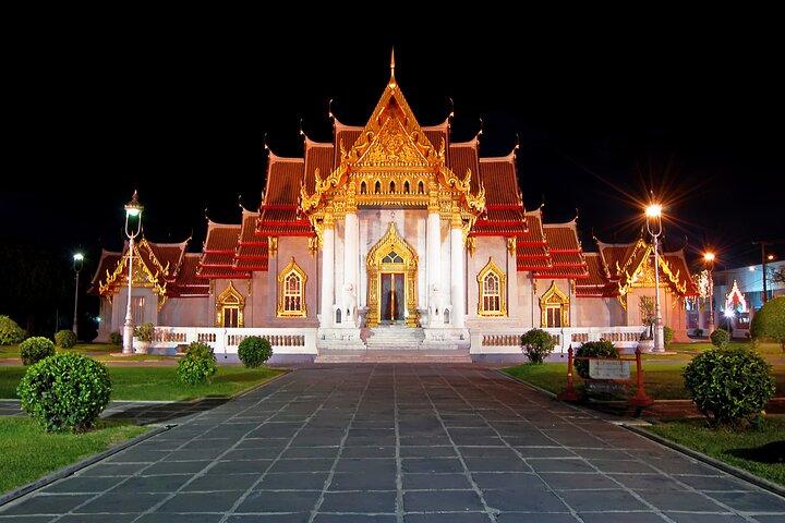 Explore a cultura de Bangkok com guia e motorista particular