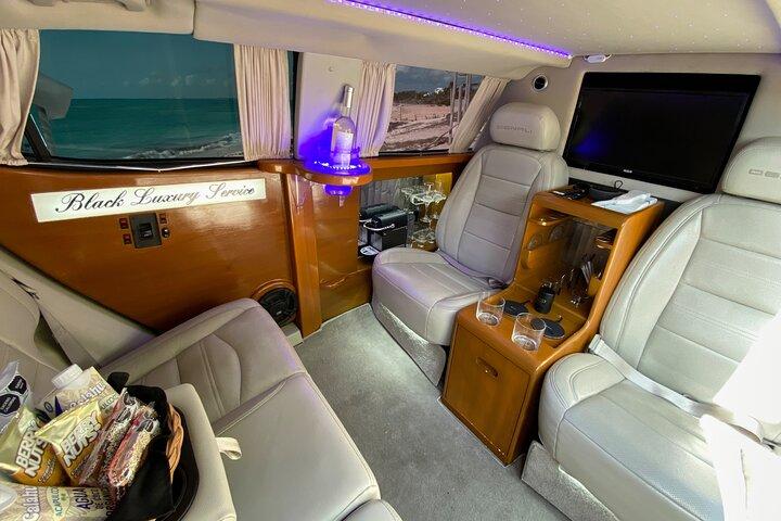 CUN空港からカンクンのホテルゾーンまでのデラックスGMCリムジン