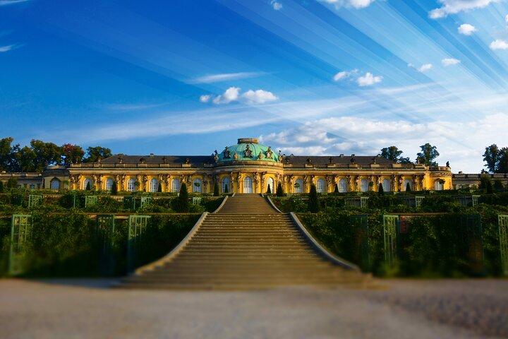 Tour privado desde Berlín: Potsdam y Leipzig con conductor privado