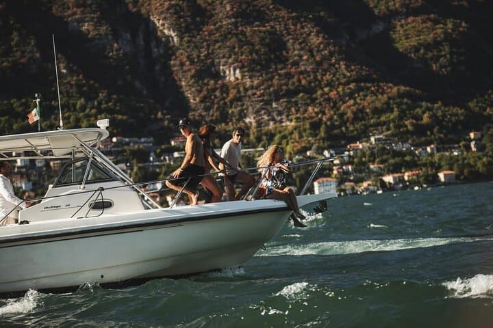 4 Hours Private Boat Cruise on Lake Como