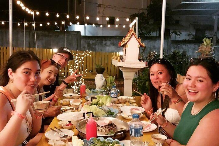 ルアンパバーン メコン サンセット クルーズと鍋ディナー