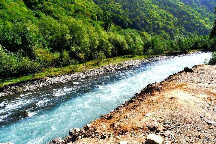 Tour di un'intera giornata a Kazbegi
