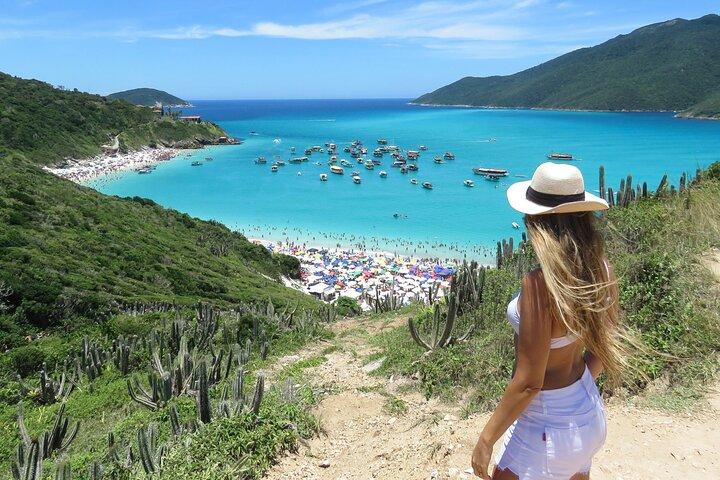 Incontra i Caraibi brasiliani: tour in catamarano ad Arraial do Cabo!