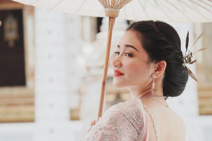 Private Photoshoot with Thai Traditional Dress at Wat Arun
