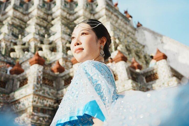 Private Photoshoot with Thai Traditional Dress at Wat Arun