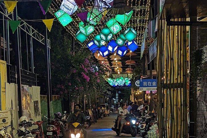プノンペンナイトのライフウォーキングとローカルフードツアー