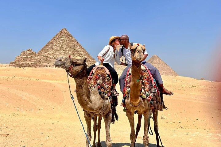 Visite privée de la pyramide de Gizeh Sphinx Memphis Saqqara Déjeuner CamelRide
