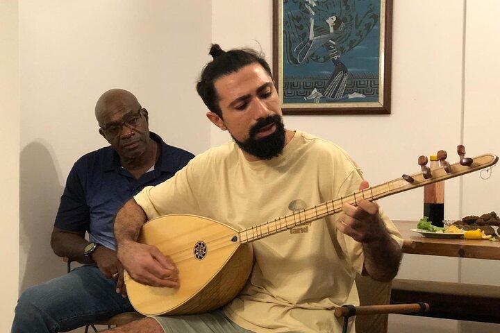 Plato histórico (Çiğköfte) Cocina y cena con música en casa
