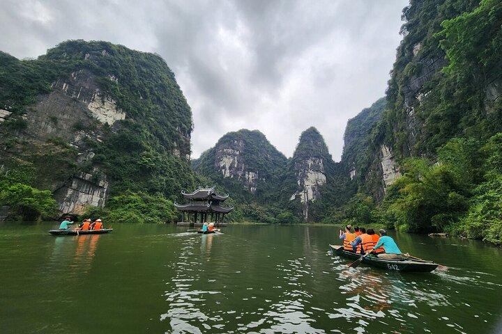 Visite privée de Ninh Binh : visite d'une journée à Hoa Lu Trang An au départ de Hanoï
