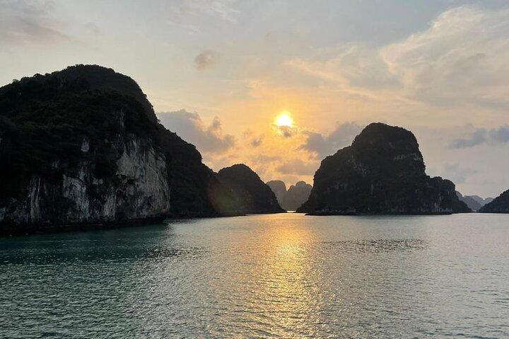 Ha Long Bay-dagcruise vanuit Ha Noi