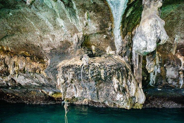 プーケット：送迎付きプライベート・ピーピー島＆カイ島スピードボートツアー