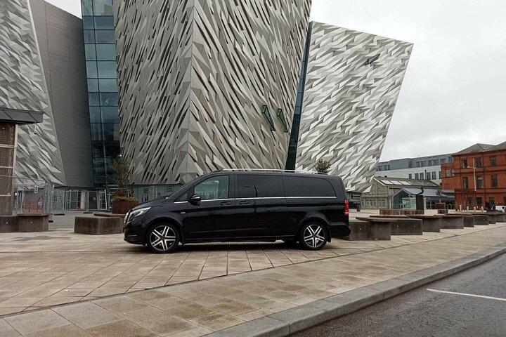 Excursão privada pela cidade de Belfast e pelo muro da paz