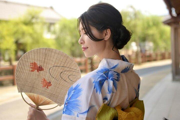 京都 1日伝統のシルク100％。 着物レンタル体験