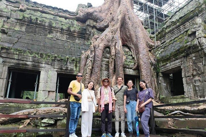 Angkor Wat intera giornata 'Piccolo gruppo con tramonto e guida turistica
