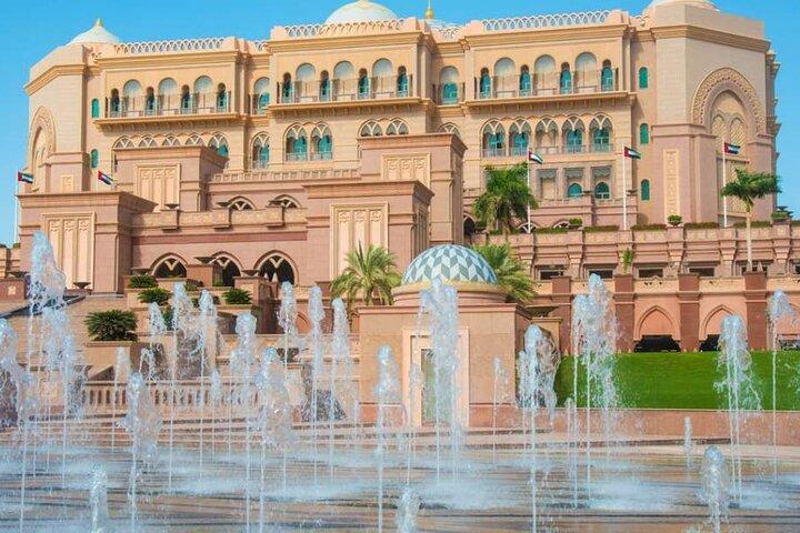 Tour privato di Abu Dhabi Premium di un'intera giornata