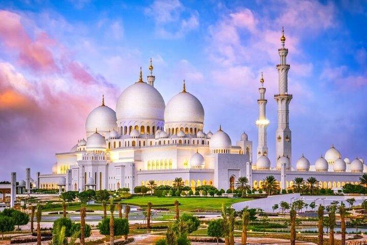 Tour privato di Abu Dhabi Premium di un'intera giornata