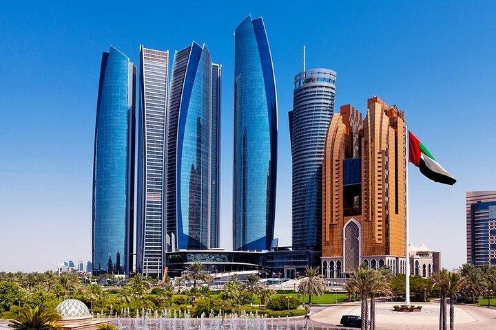 Tour privato di Abu Dhabi Premium di un'intera giornata